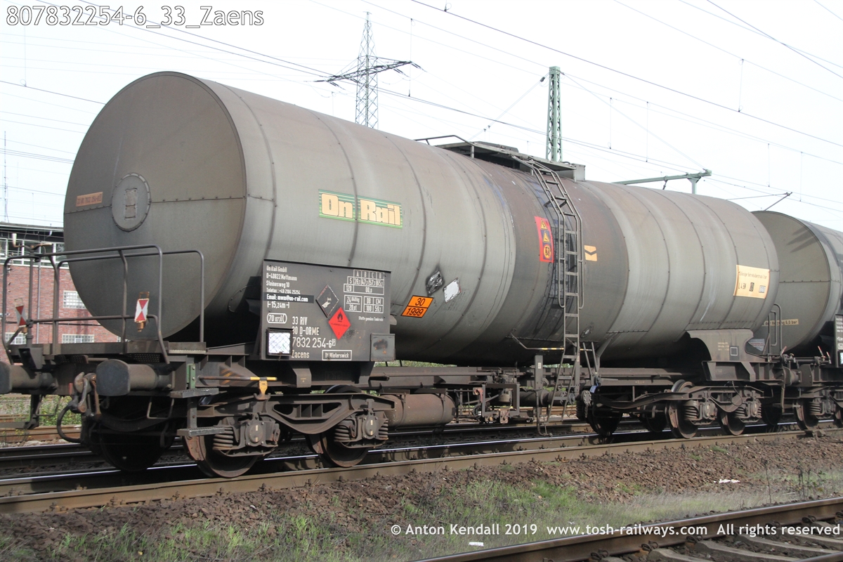 807832254-6_33_Zaens.JPG